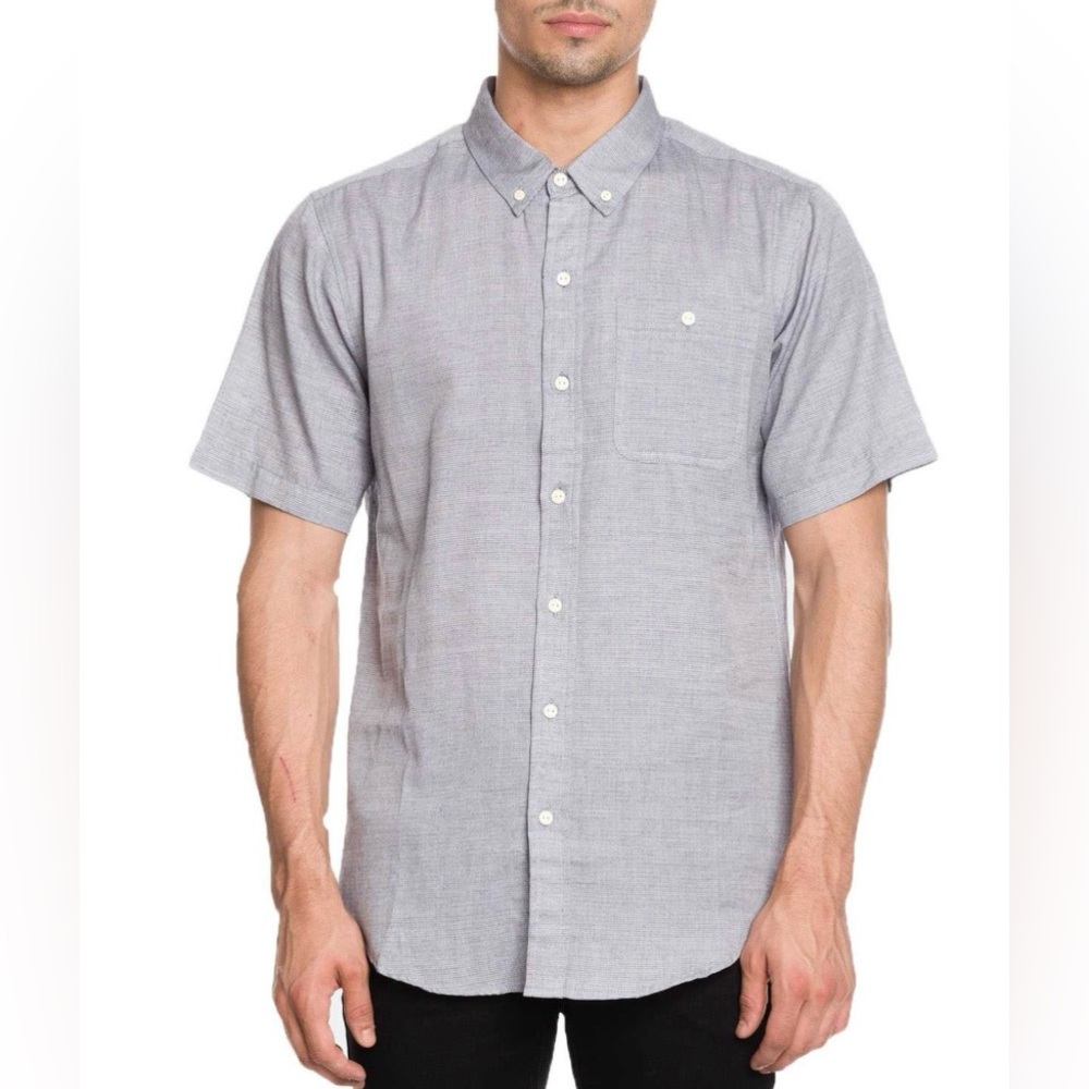 NWT Men’s Ezekiel Coyote Short Sleeve Button Down Shirt